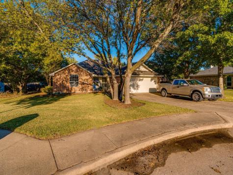 1402 Stiles Court Midlothian TX 76065