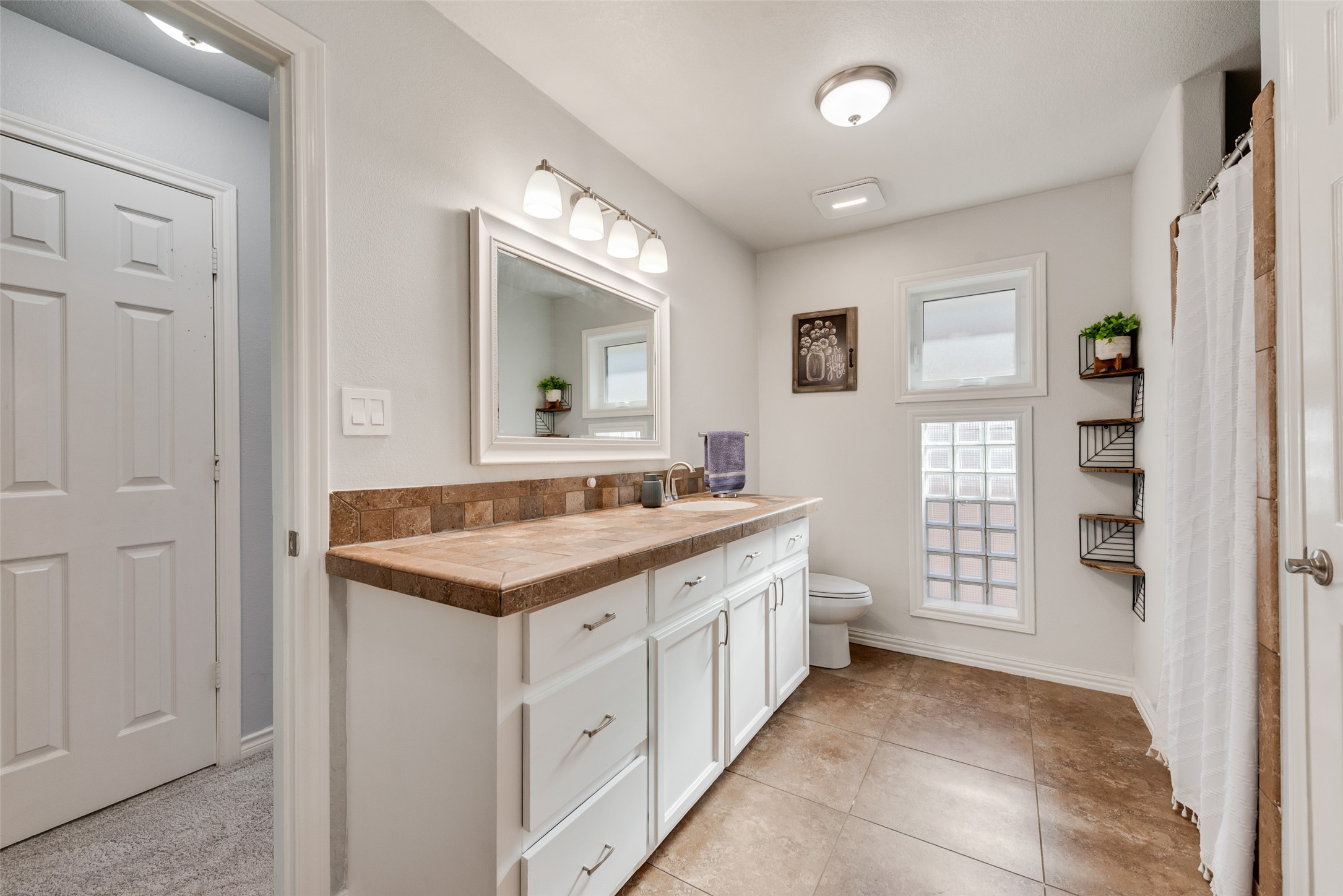 209 N Remuda Court Fort Worth TX 76108