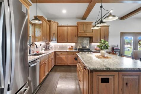 9102 County Road 3816 Athens TX 75752