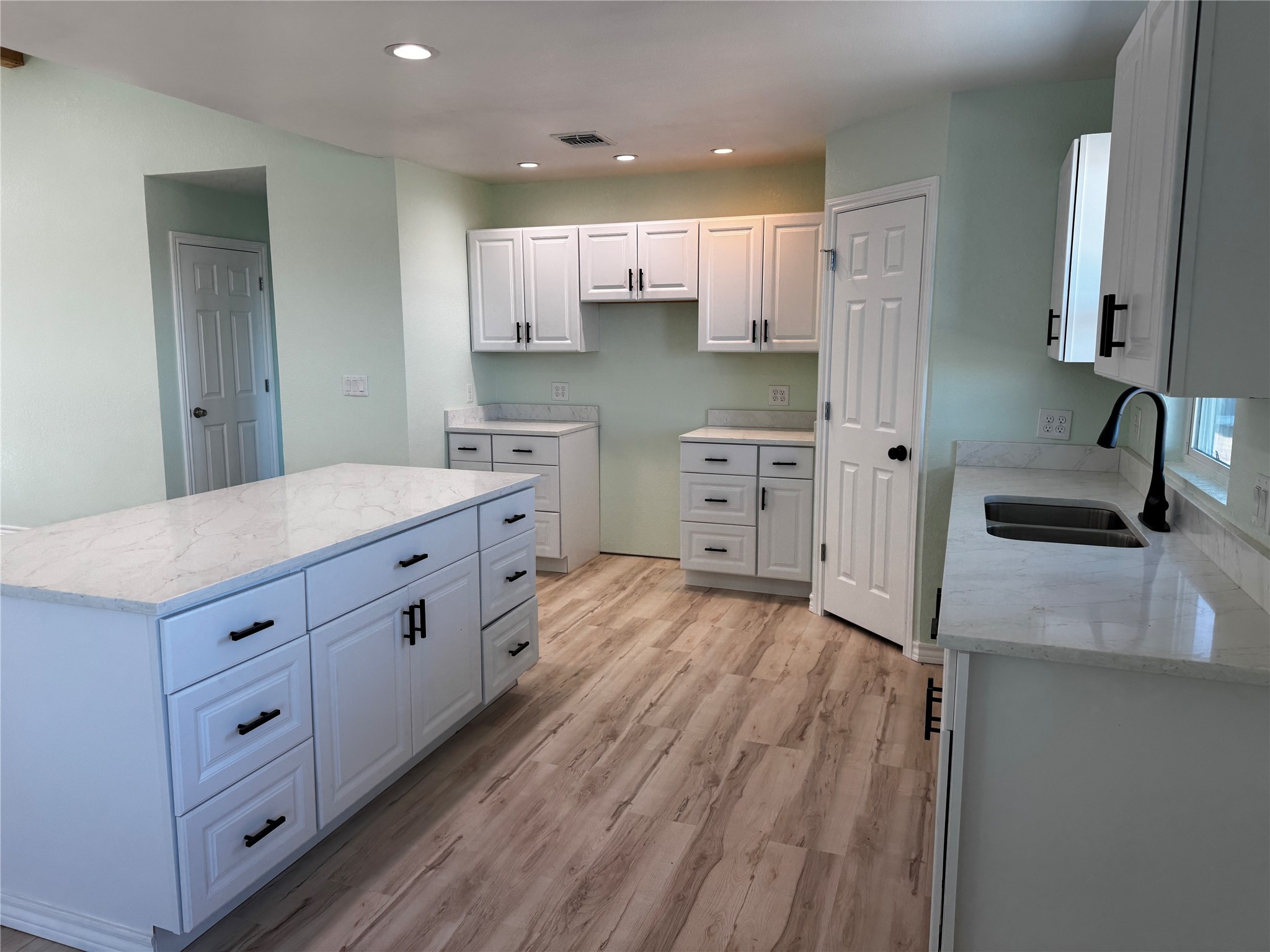 530 Lois Circle Granbury TX 76049
