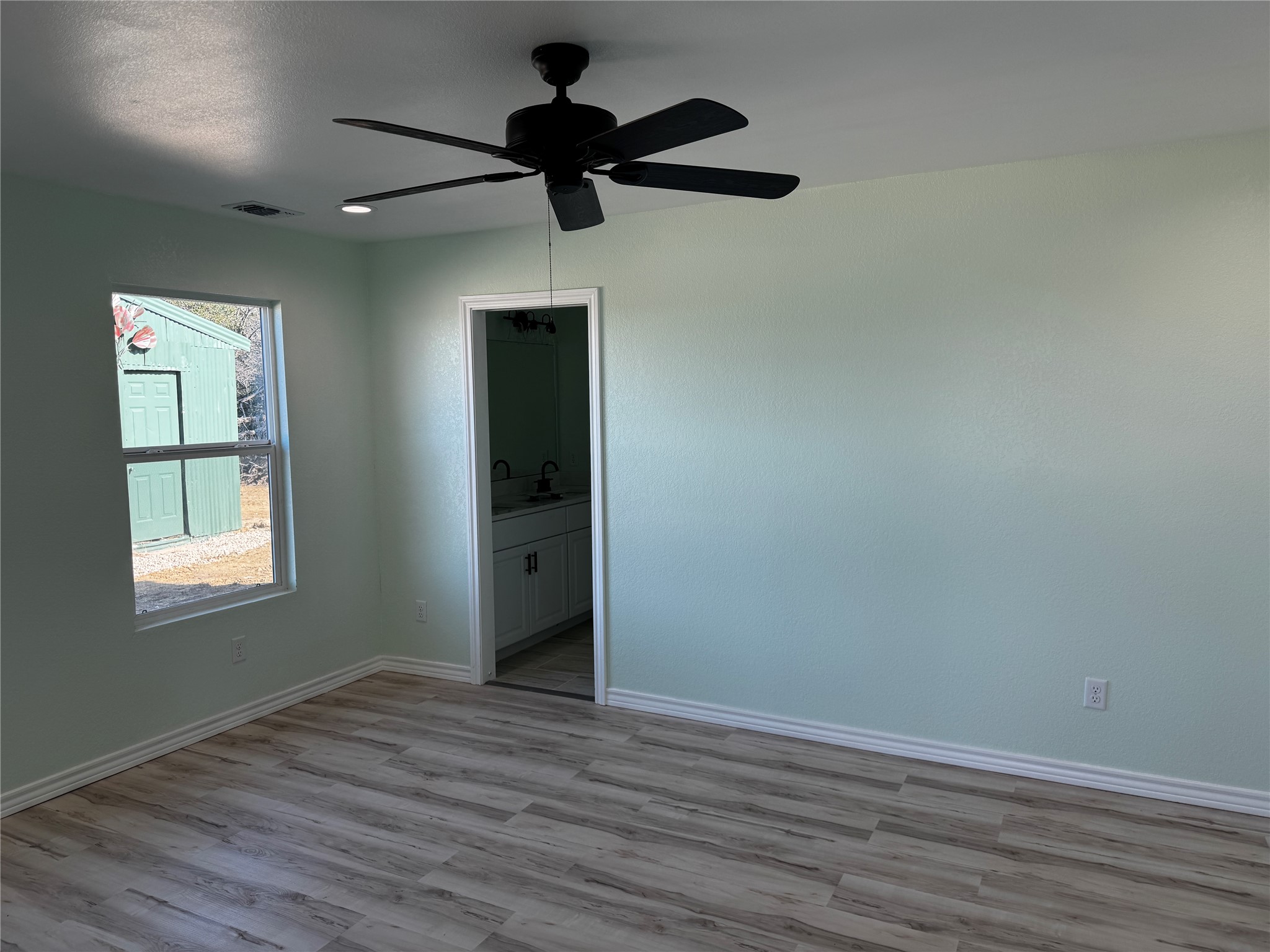 530 Lois Circle Granbury TX 76049