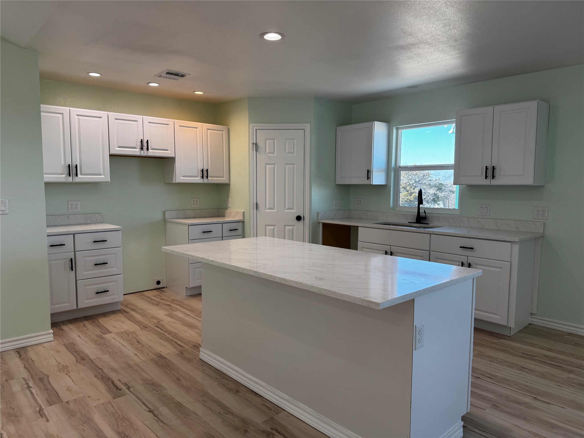 530 Lois Circle Granbury TX 76049