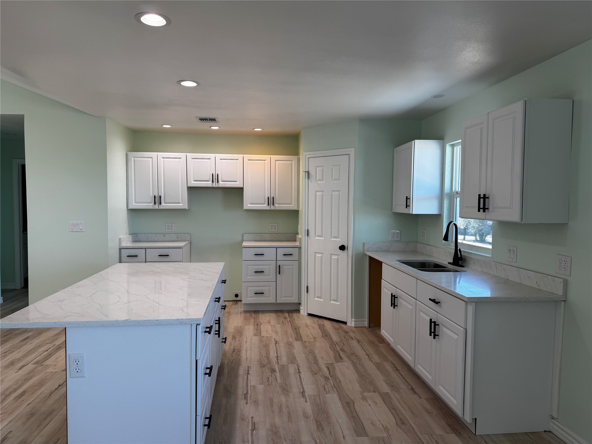 530 Lois Circle Granbury TX 76049