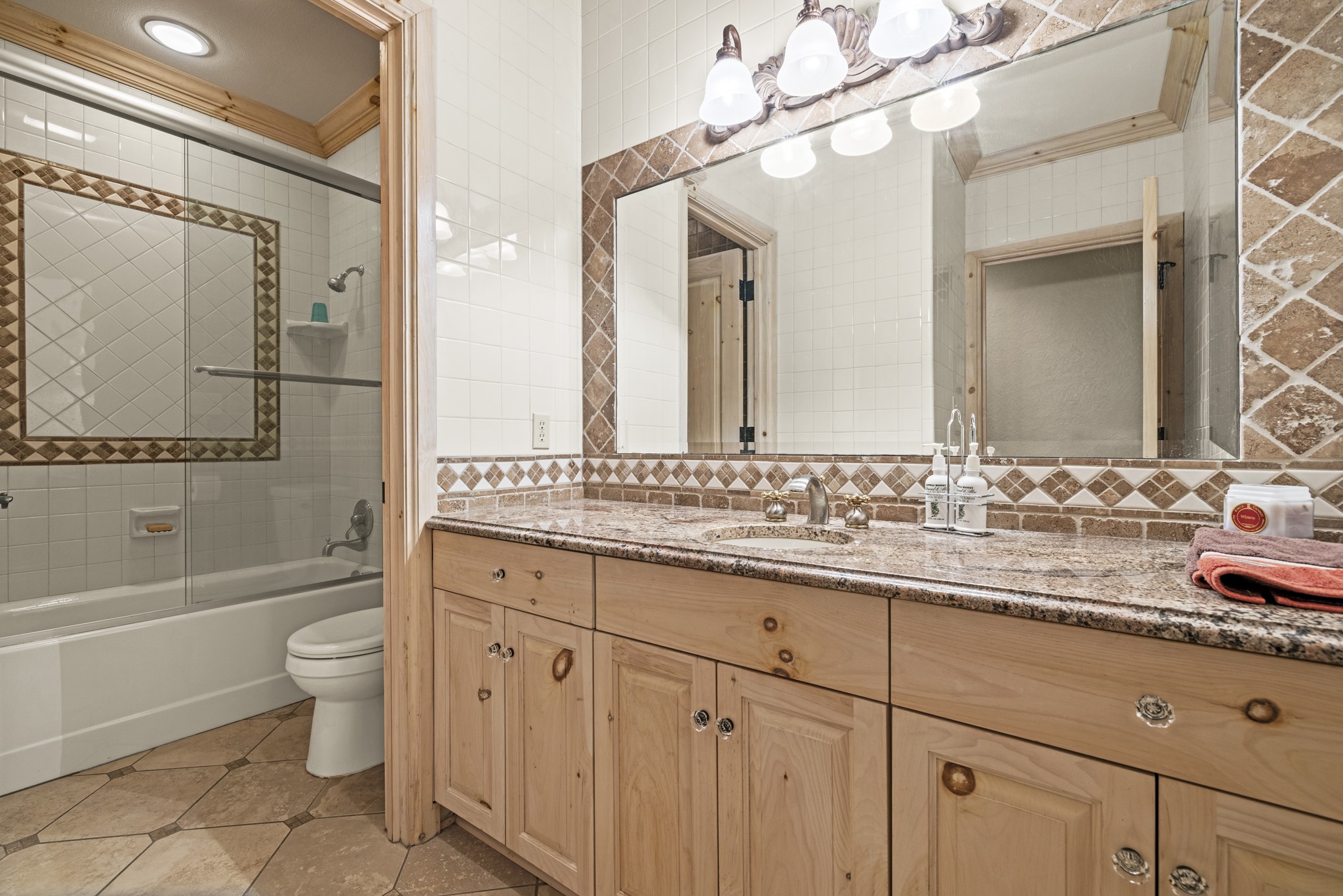 694 Scenic Circle Pipe Creek TX 78063