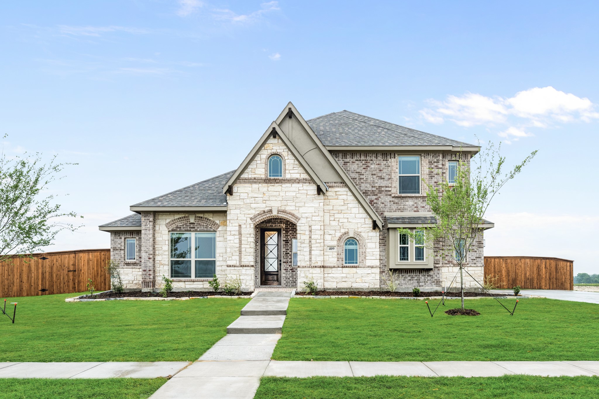 409 Loftsmoor Lane Red Oak TX 75154