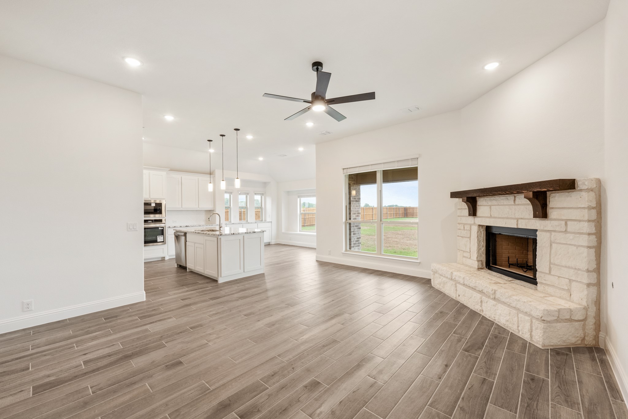 409 Loftsmoor Lane Red Oak TX 75154