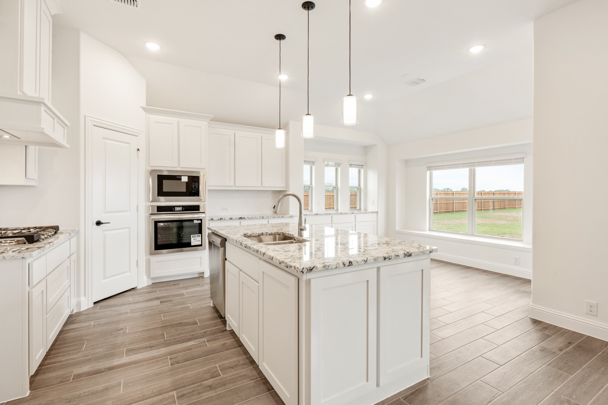 409 Loftsmoor Lane Red Oak TX 75154