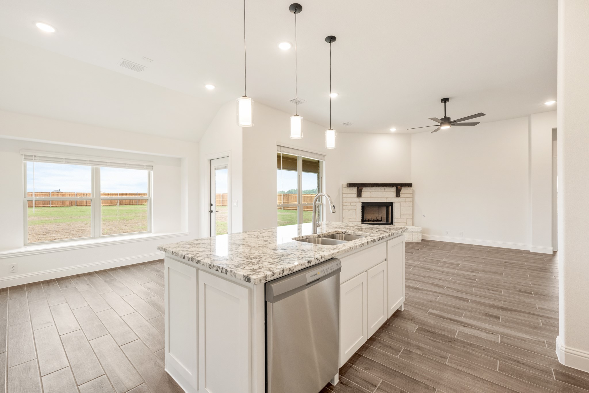 409 Loftsmoor Lane Red Oak TX 75154