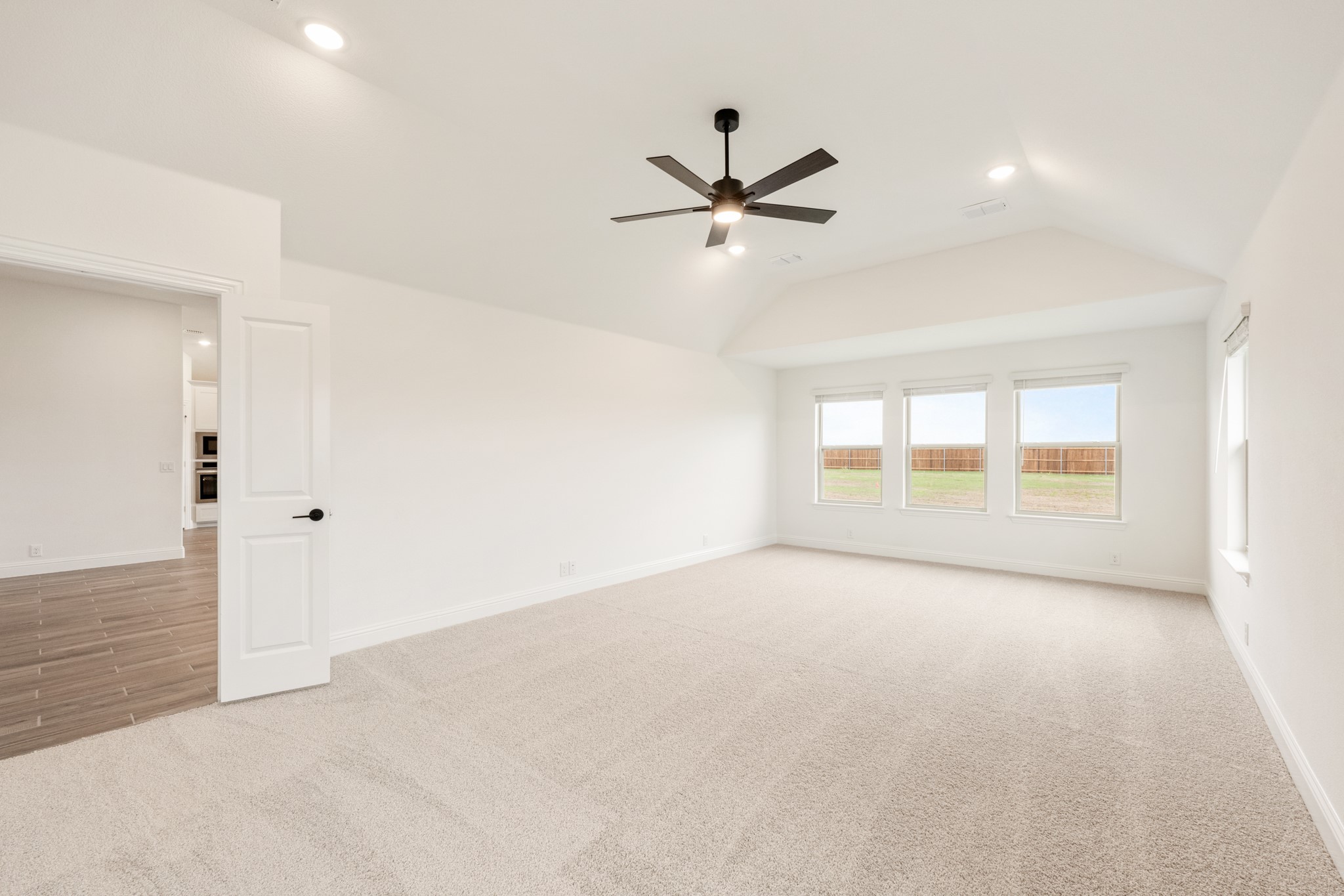 409 Loftsmoor Lane Red Oak TX 75154