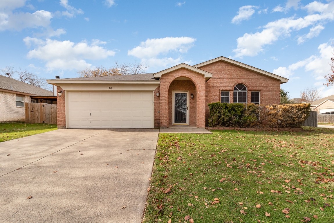 948 Fenway Lane Saginaw TX 76179