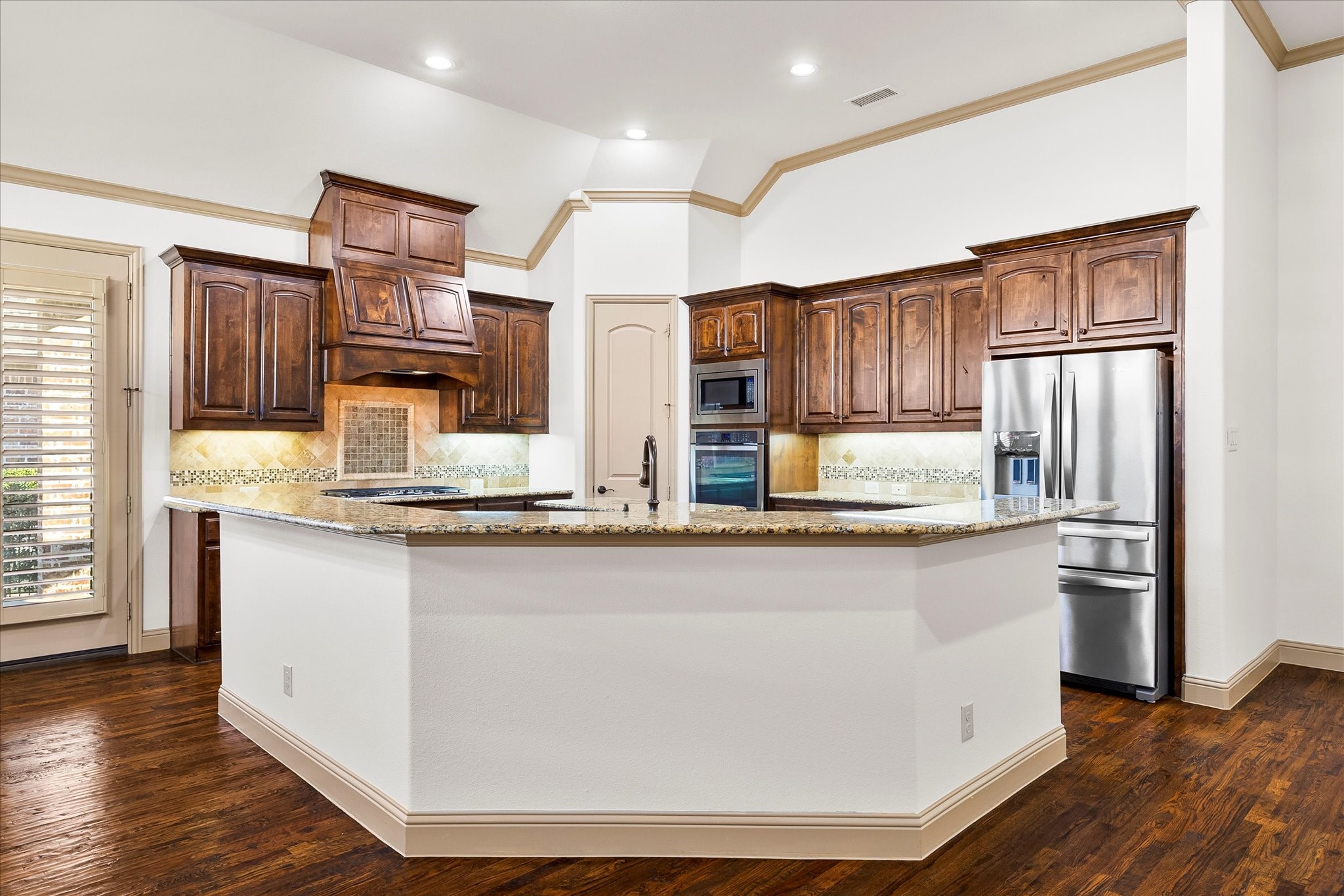 6814 Springwood Lane Garland TX 75044