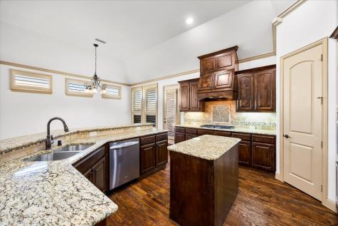6814 Springwood Lane Garland TX 75044