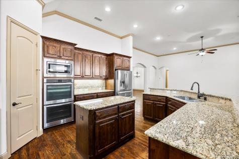 6814 Springwood Lane Garland TX 75044