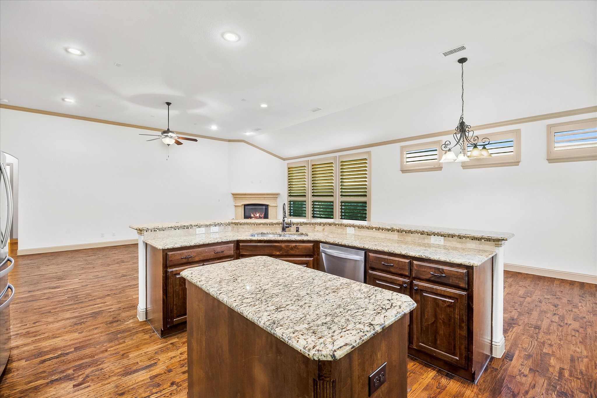 6814 Springwood Lane Garland TX 75044