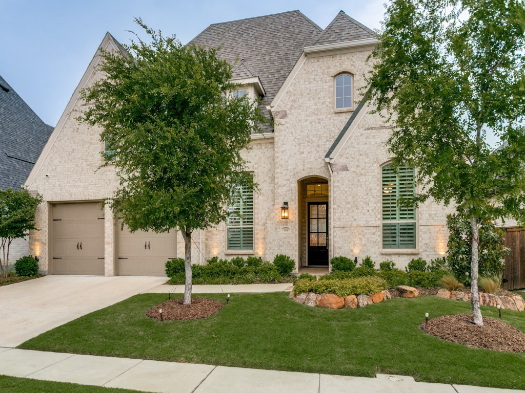 4004 Fall Aster Way Aubrey TX 76227