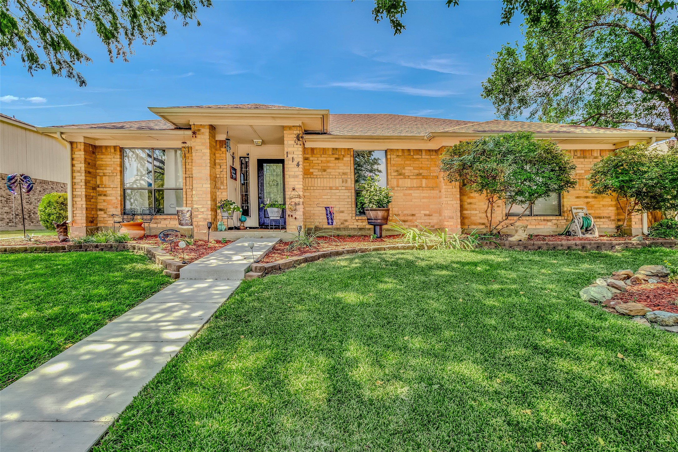 114 W Amberway Lane Garland TX 75040