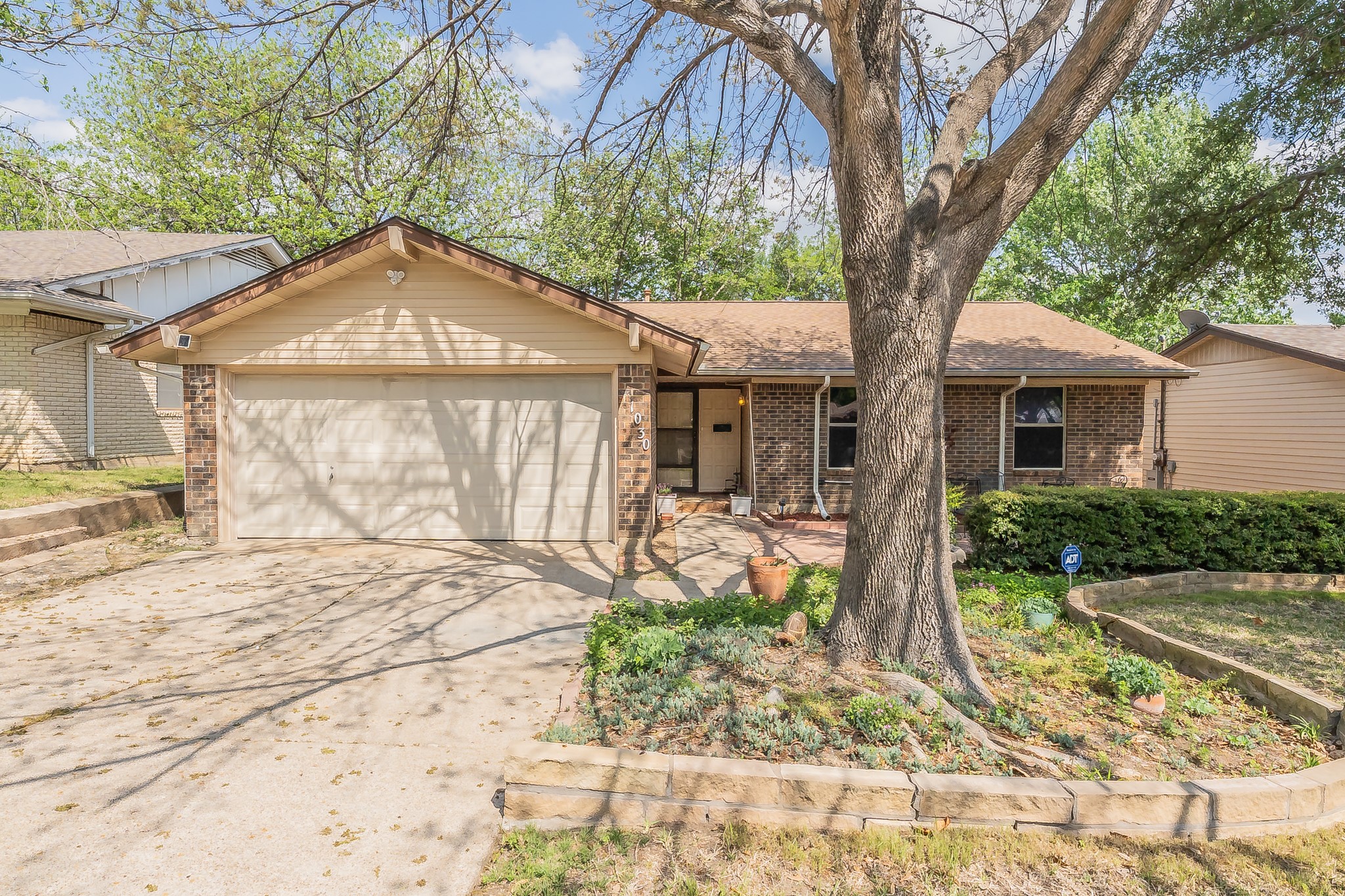 1030 SE 3rd Street Grand Prairie TX 75051