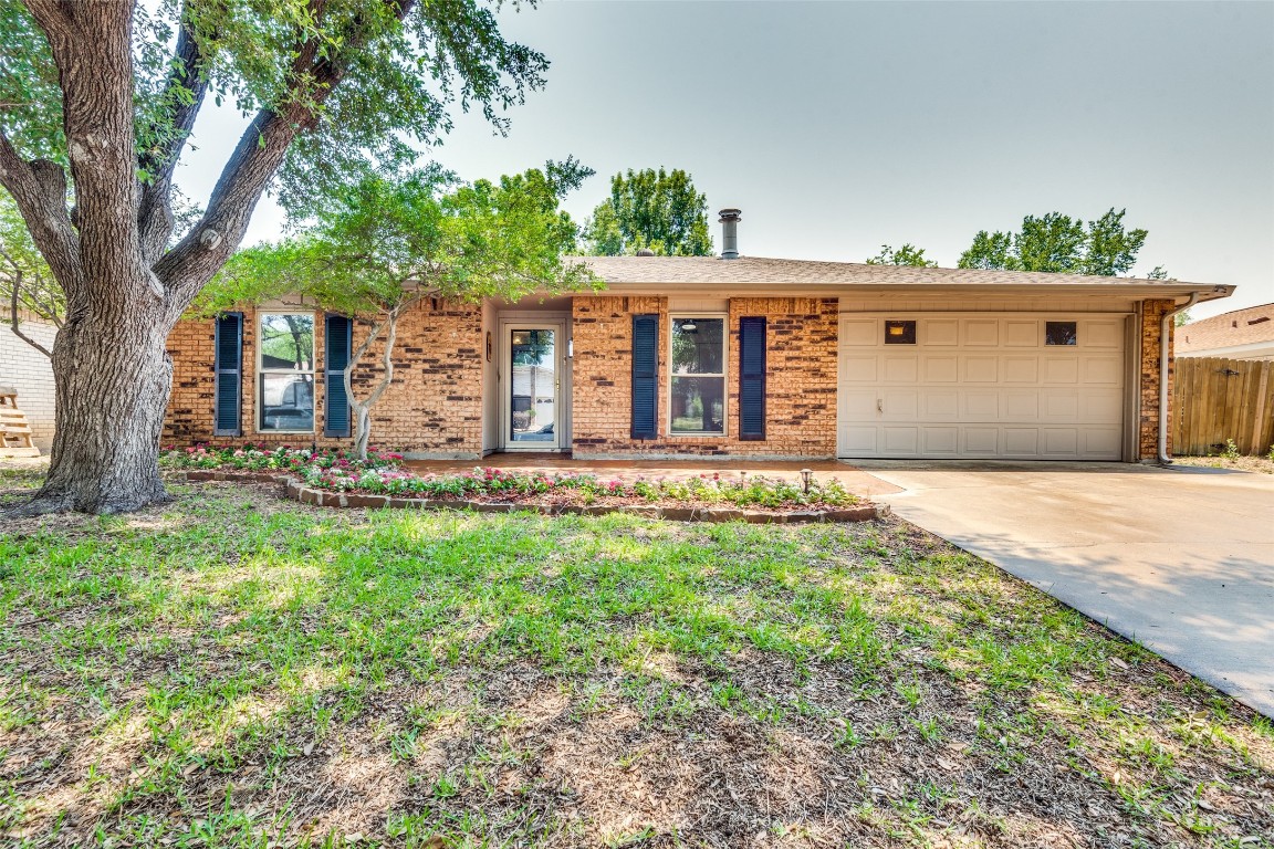 313 Clearwood Drive Grand Prairie TX 75052