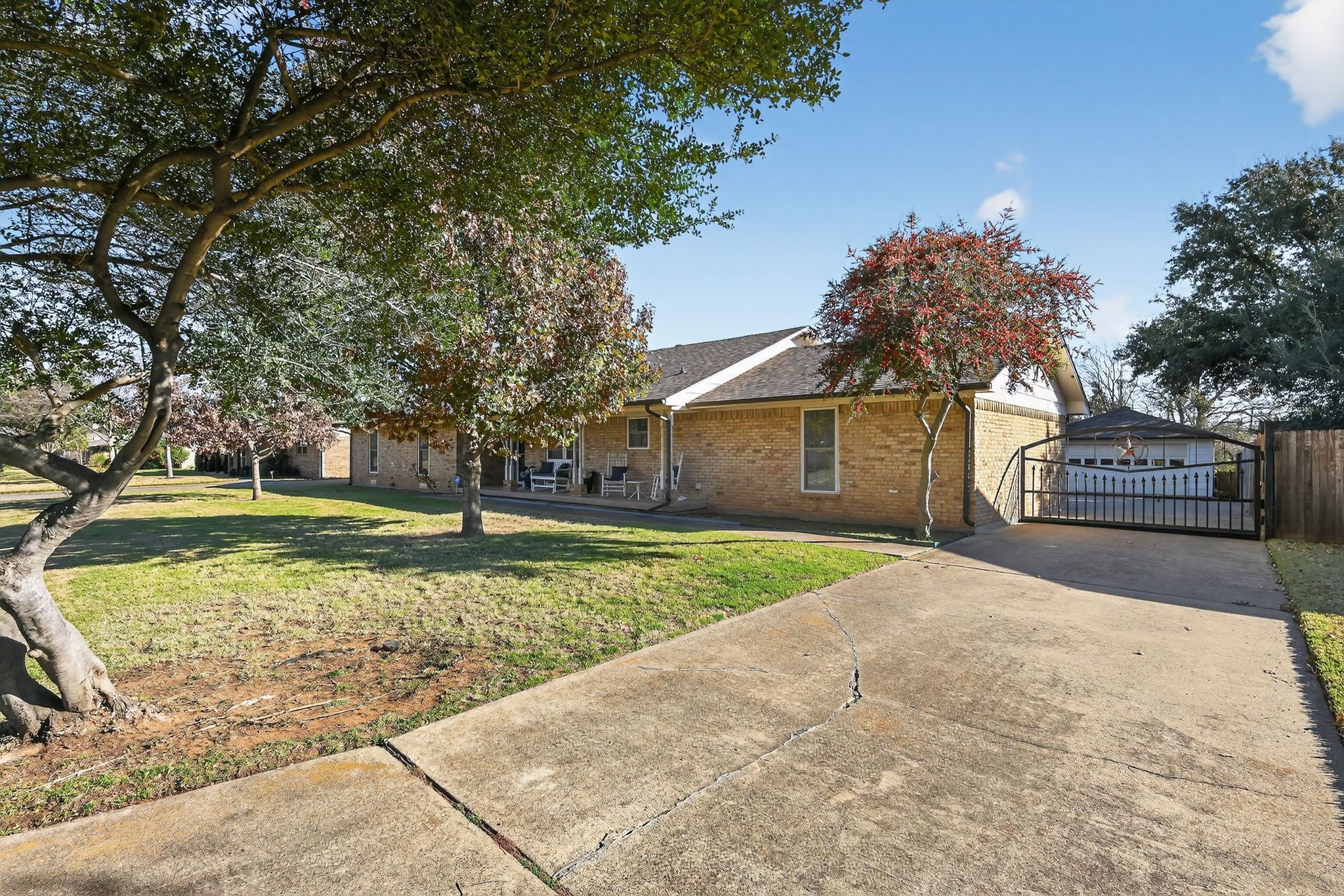 212 Edgewood Drive Highland Village TX 75077