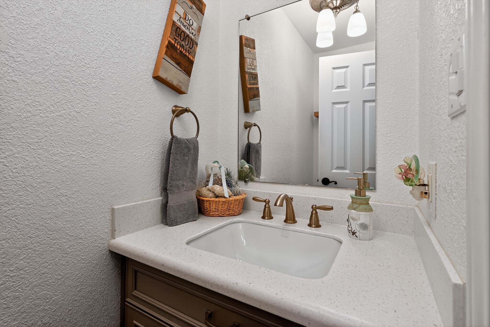 212 Edgewood Drive Highland Village TX 75077