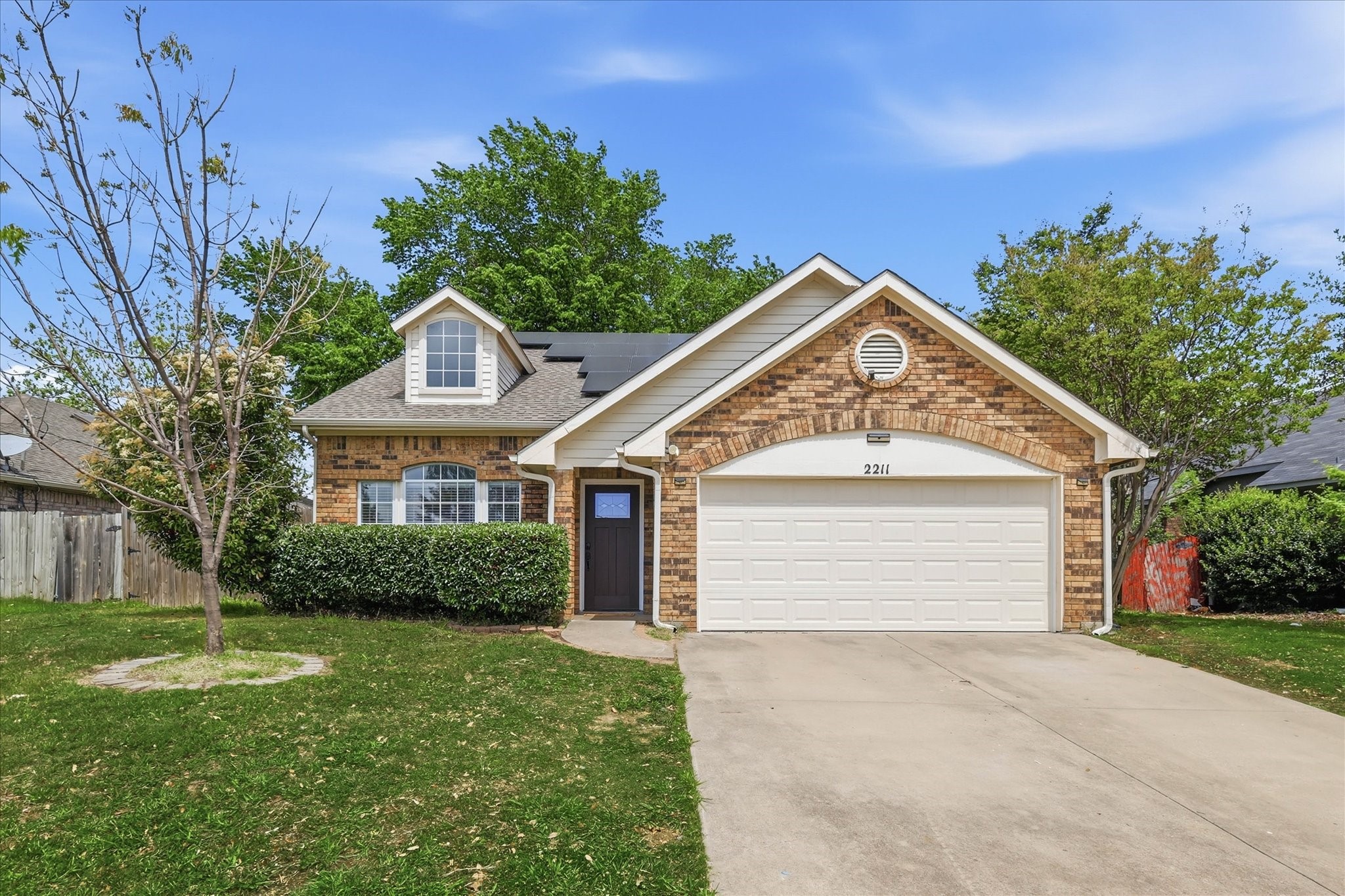 2211 Cromwell Drive Arlington TX 76018