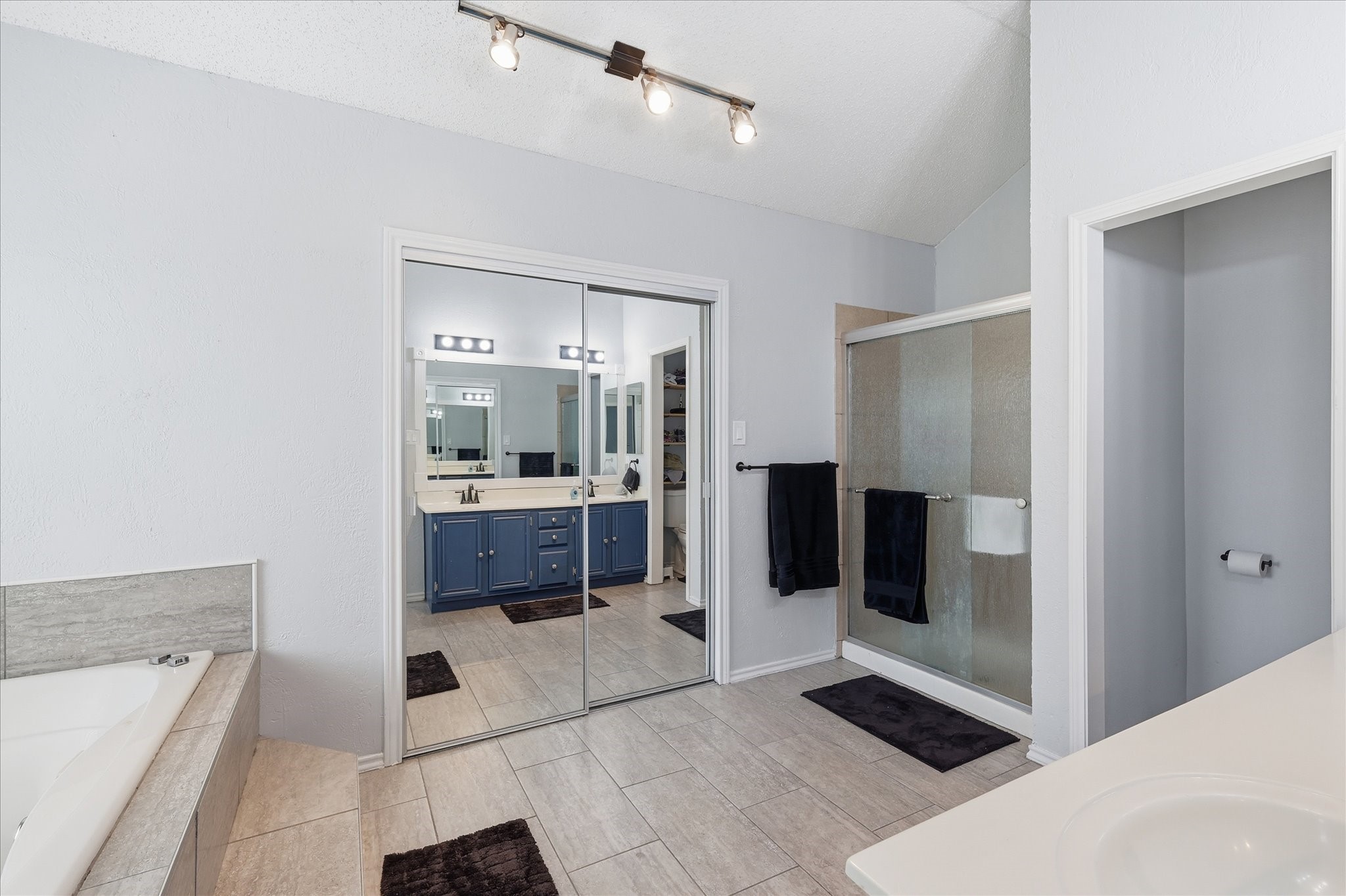 2211 Cromwell Drive Arlington TX 76018