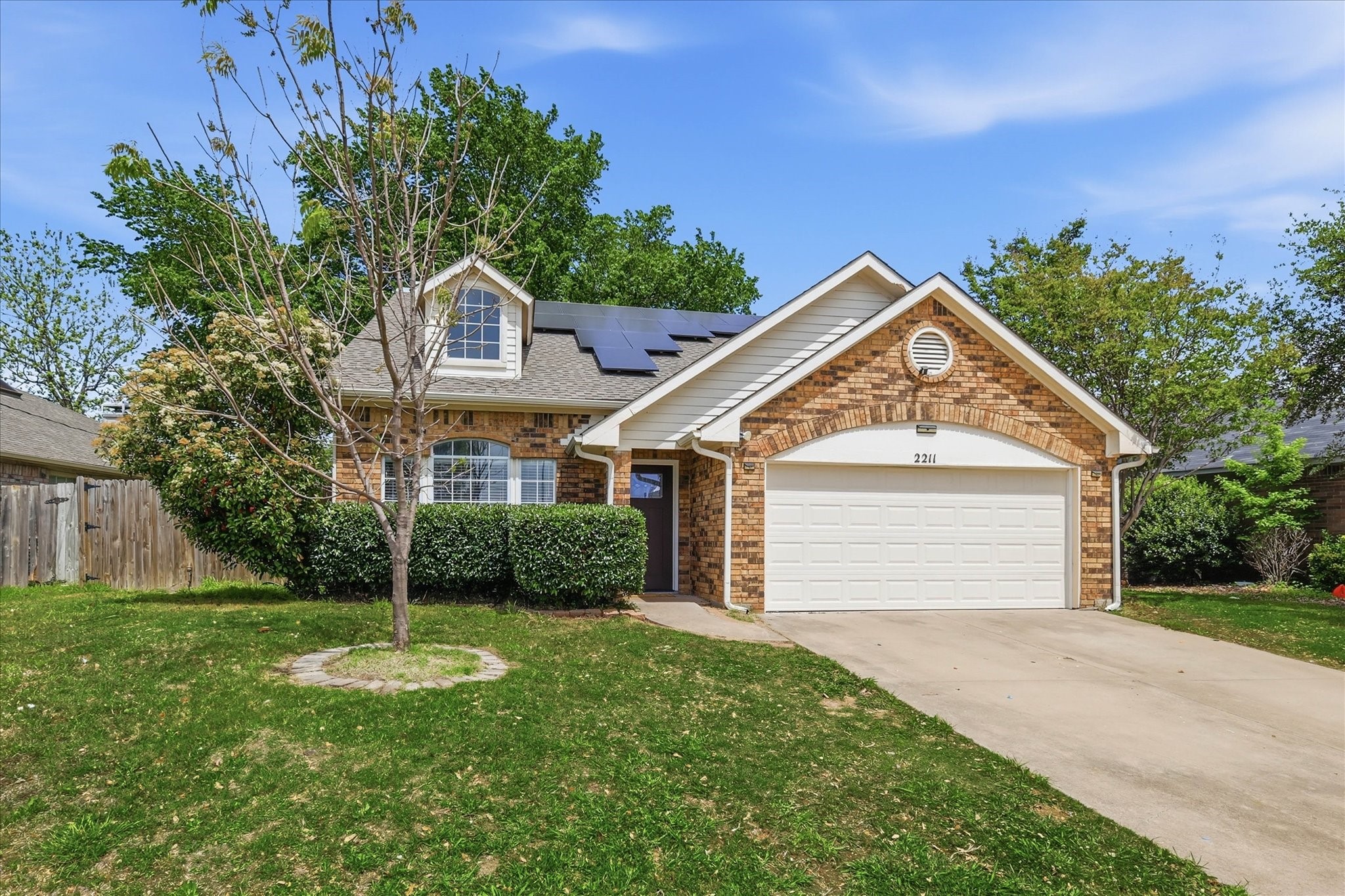 2211 Cromwell Drive Arlington TX 76018