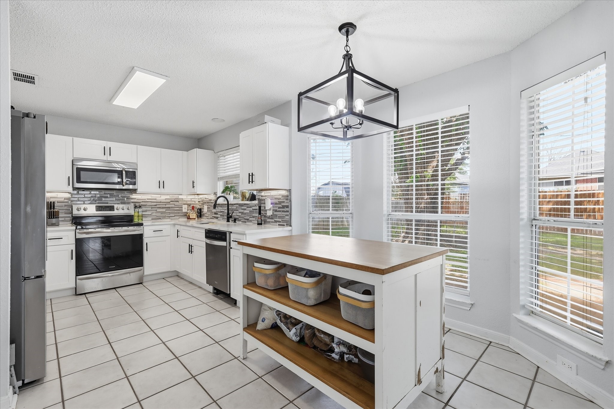 2211 Cromwell Drive Arlington TX 76018