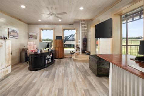 1050 County Road 5025 Trenton TX 75452