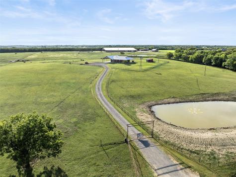 1050 County Road 5025 Trenton TX 75452