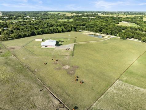 1050 County Road 5025 Trenton TX 75452