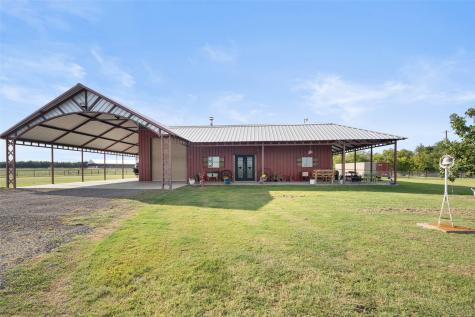 1050 County Road 5025 Trenton TX 75452