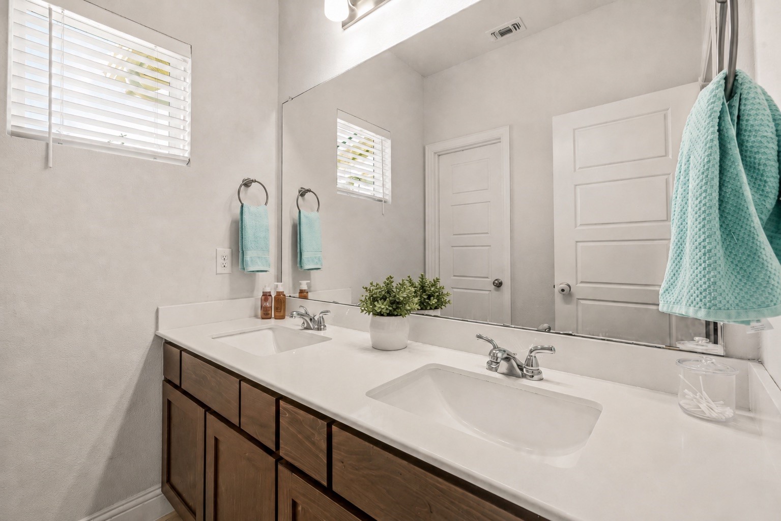 6912 Capella Park Avenue Dallas TX 75236