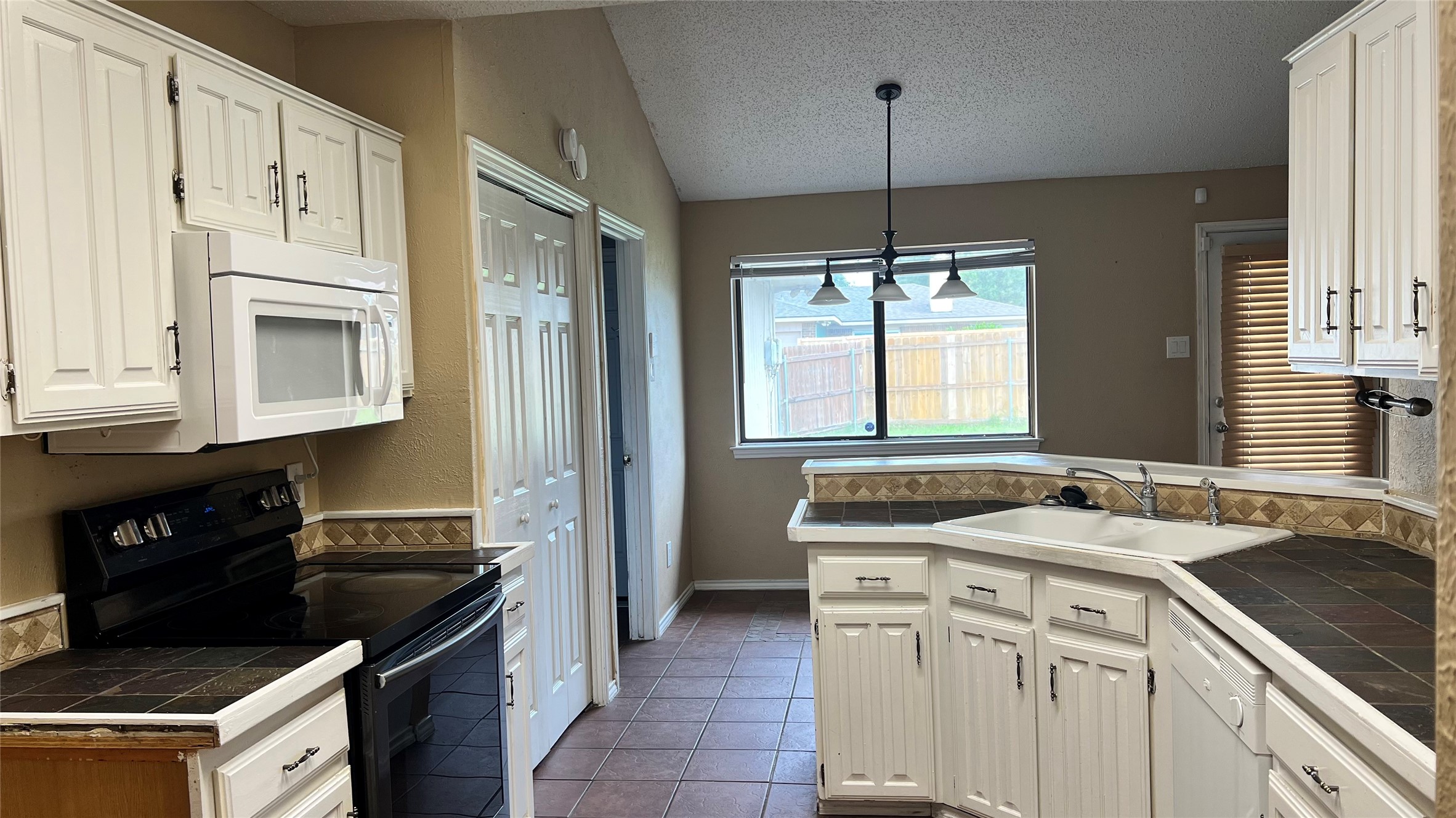 1725 Glencairn Lane Lewisville TX 75067