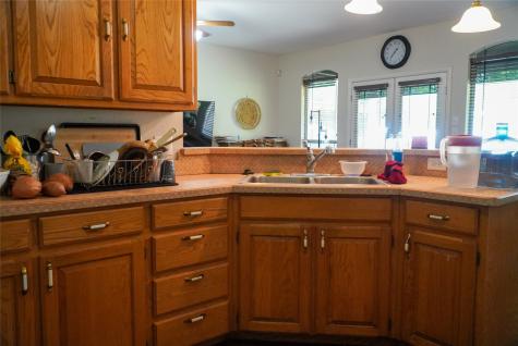 404 E Oakdale Street Keene TX 76059