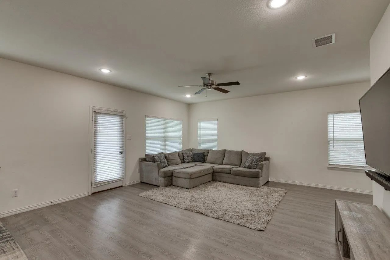 4627 Raleigh Dalton Road Dallas TX 75227