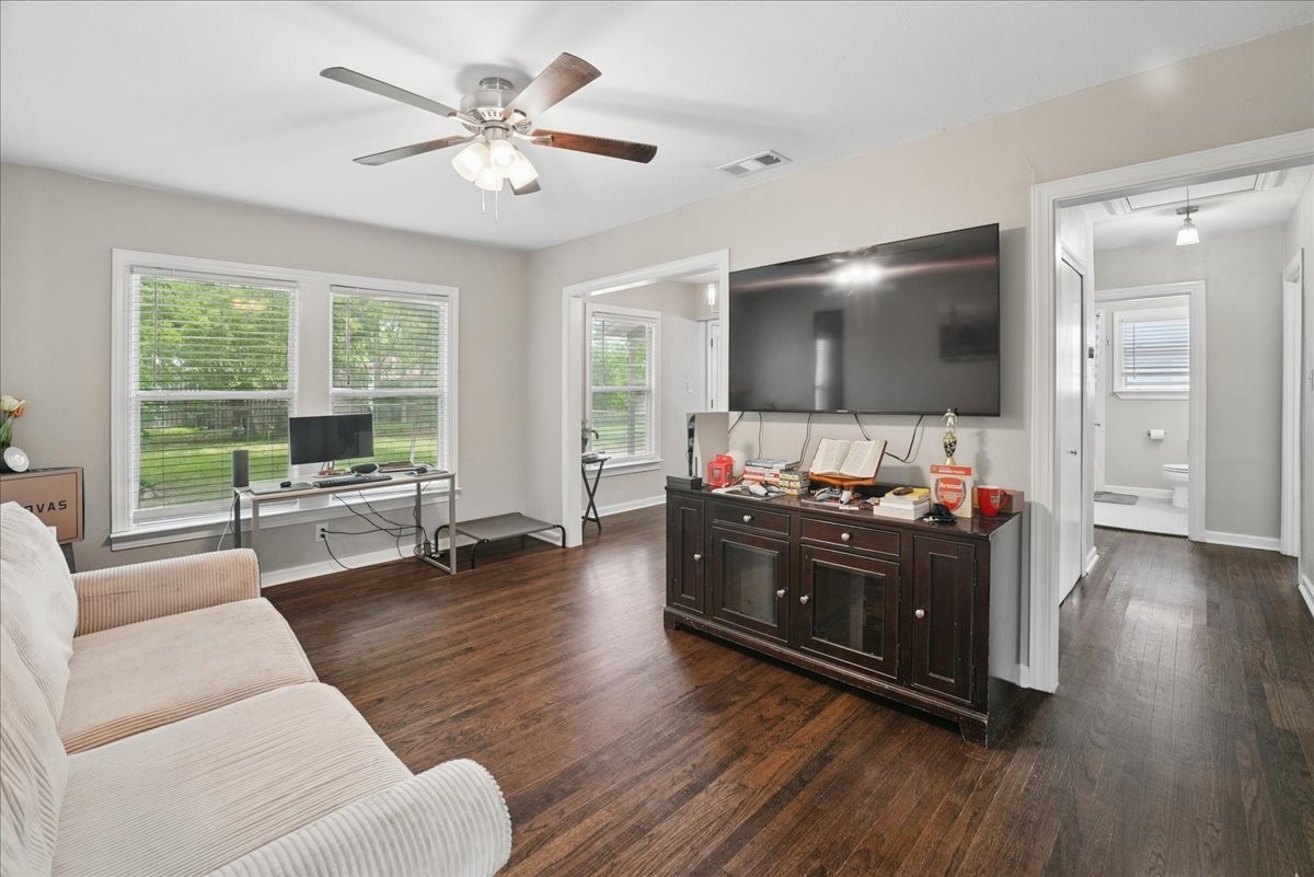 4006 Curzon Avenue Fort Worth TX 76107