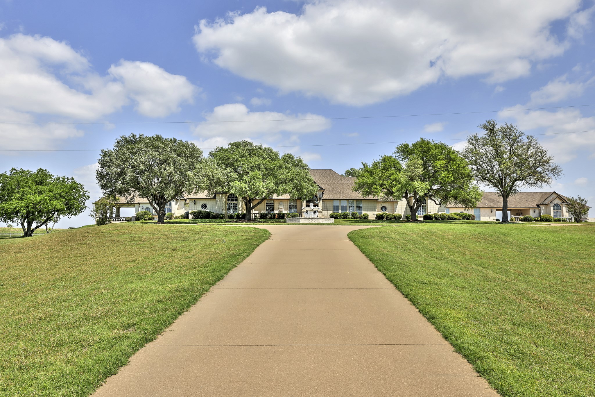 2005 Lakeshore Drive Cleburne TX 76033