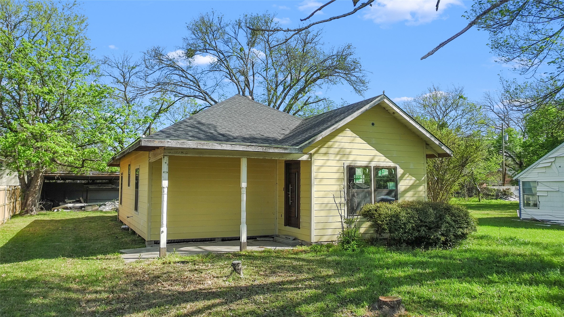 1005 E Evergreen Street Mexia TX 76667