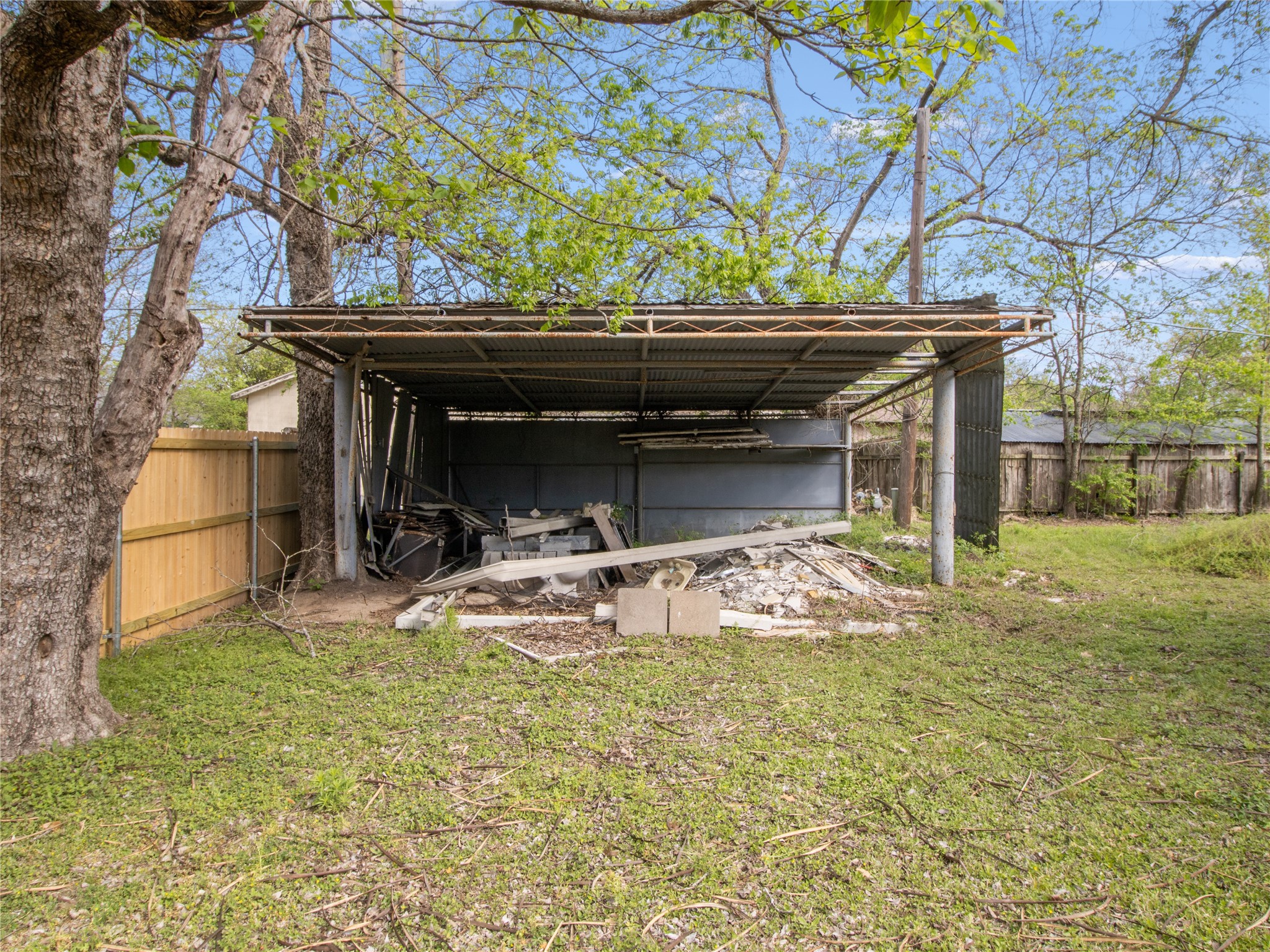 1005 E Evergreen Street Mexia TX 76667