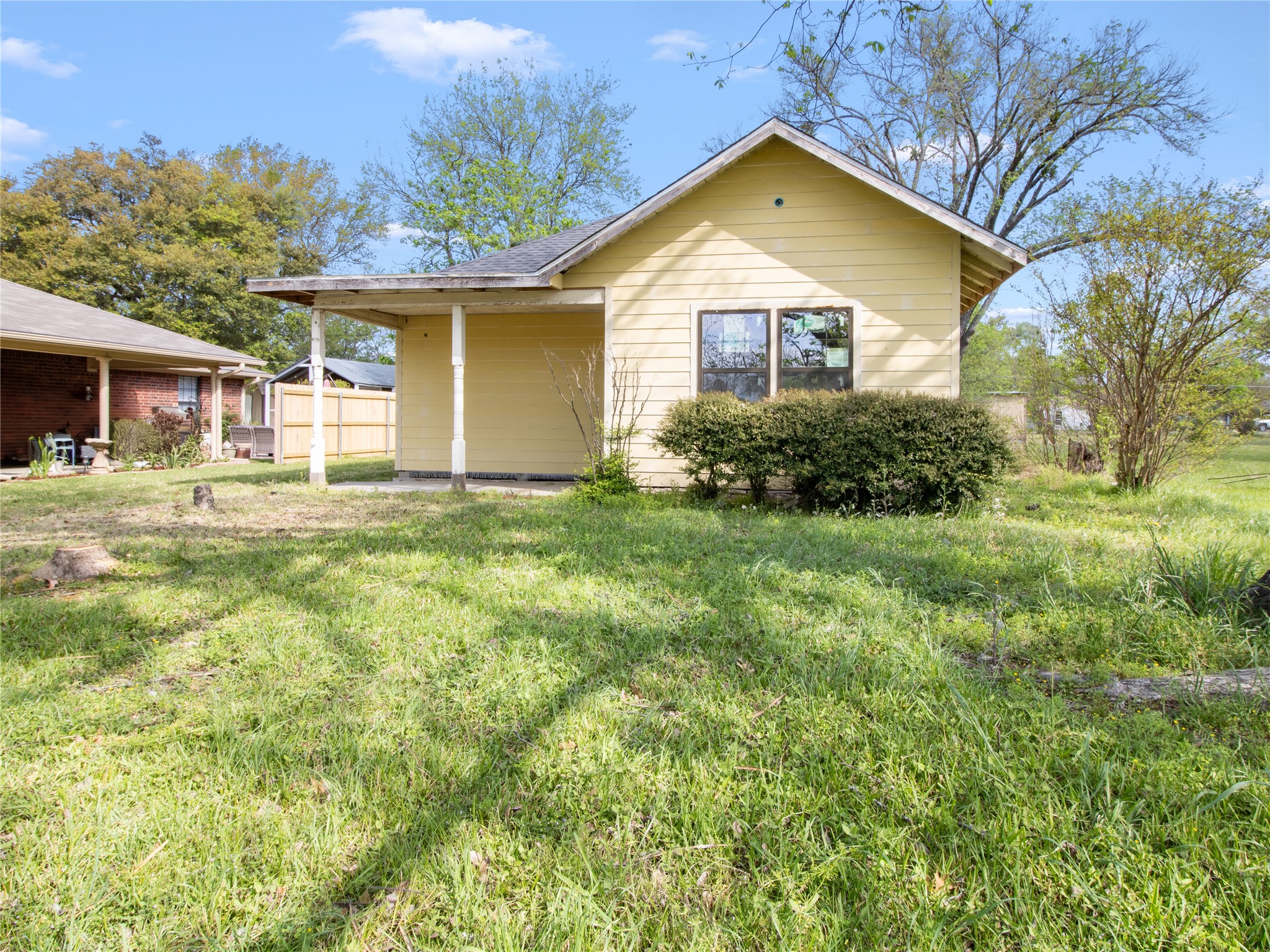 1005 E Evergreen Street Mexia TX 76667
