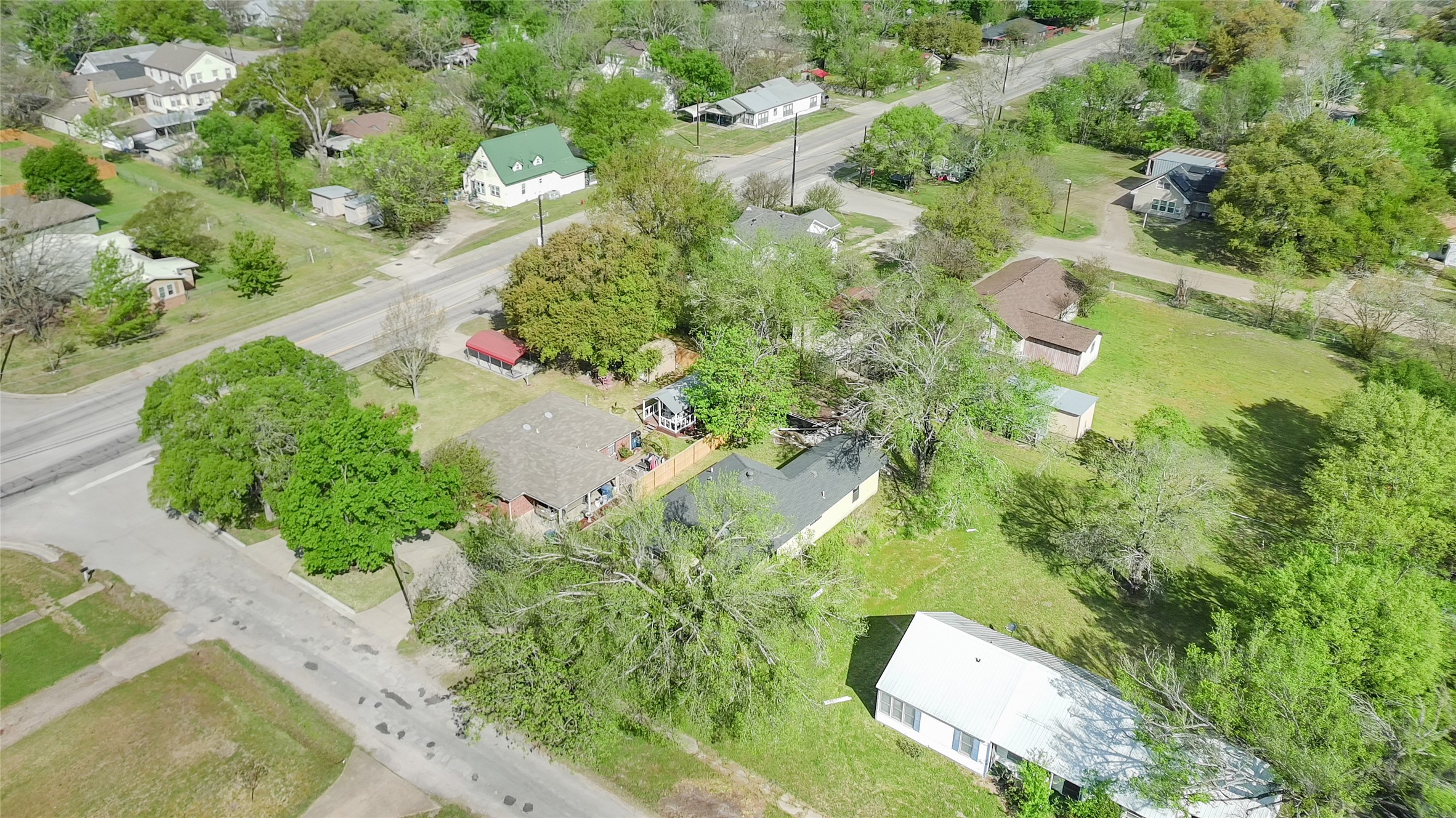 1005 E Evergreen Street Mexia TX 76667