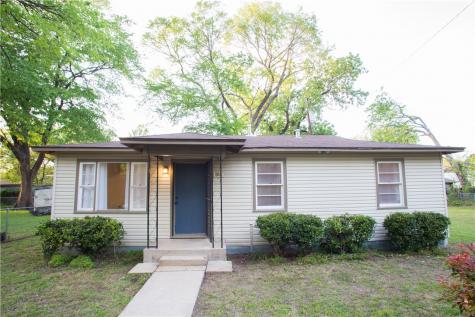 913 Walkway Street Dallas TX 75212