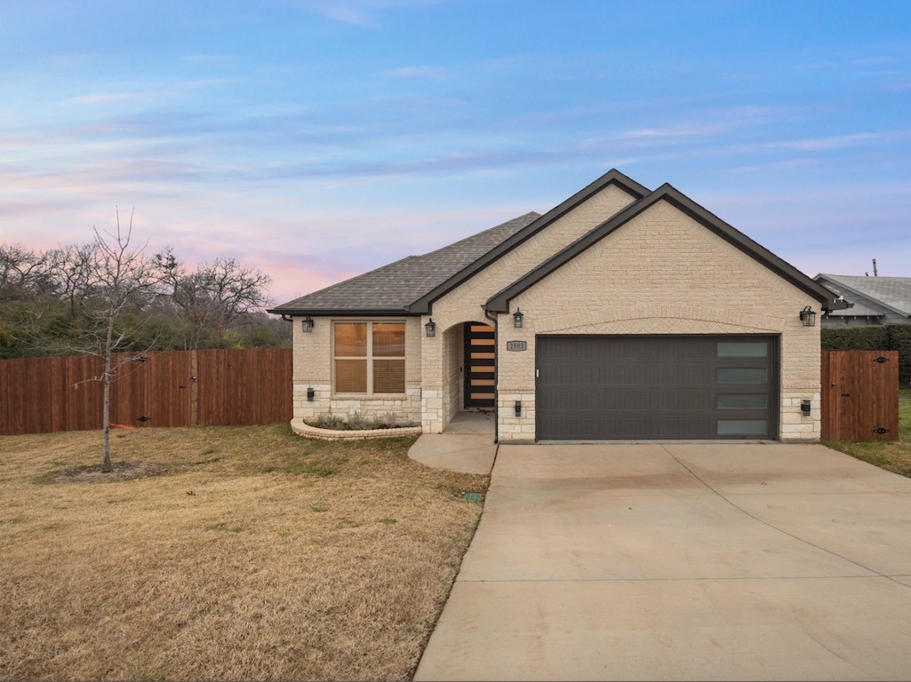 2503 Pall Mall Avenue Dallas TX 75241