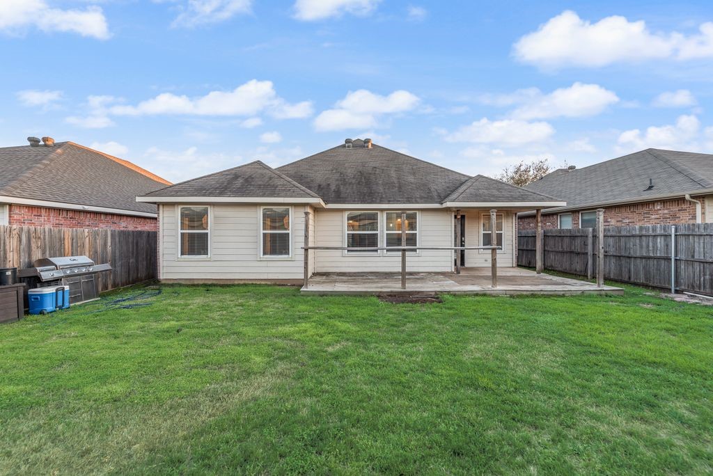 500 Crescent Creek Lane Fort Worth TX 76140