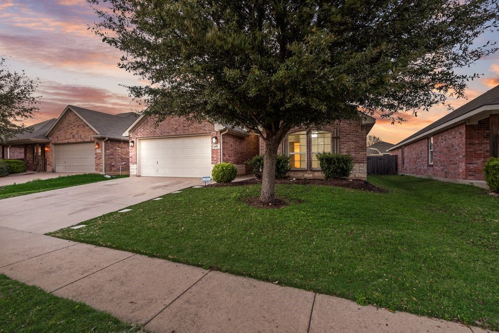 500 Crescent Creek Lane Fort Worth TX 76140