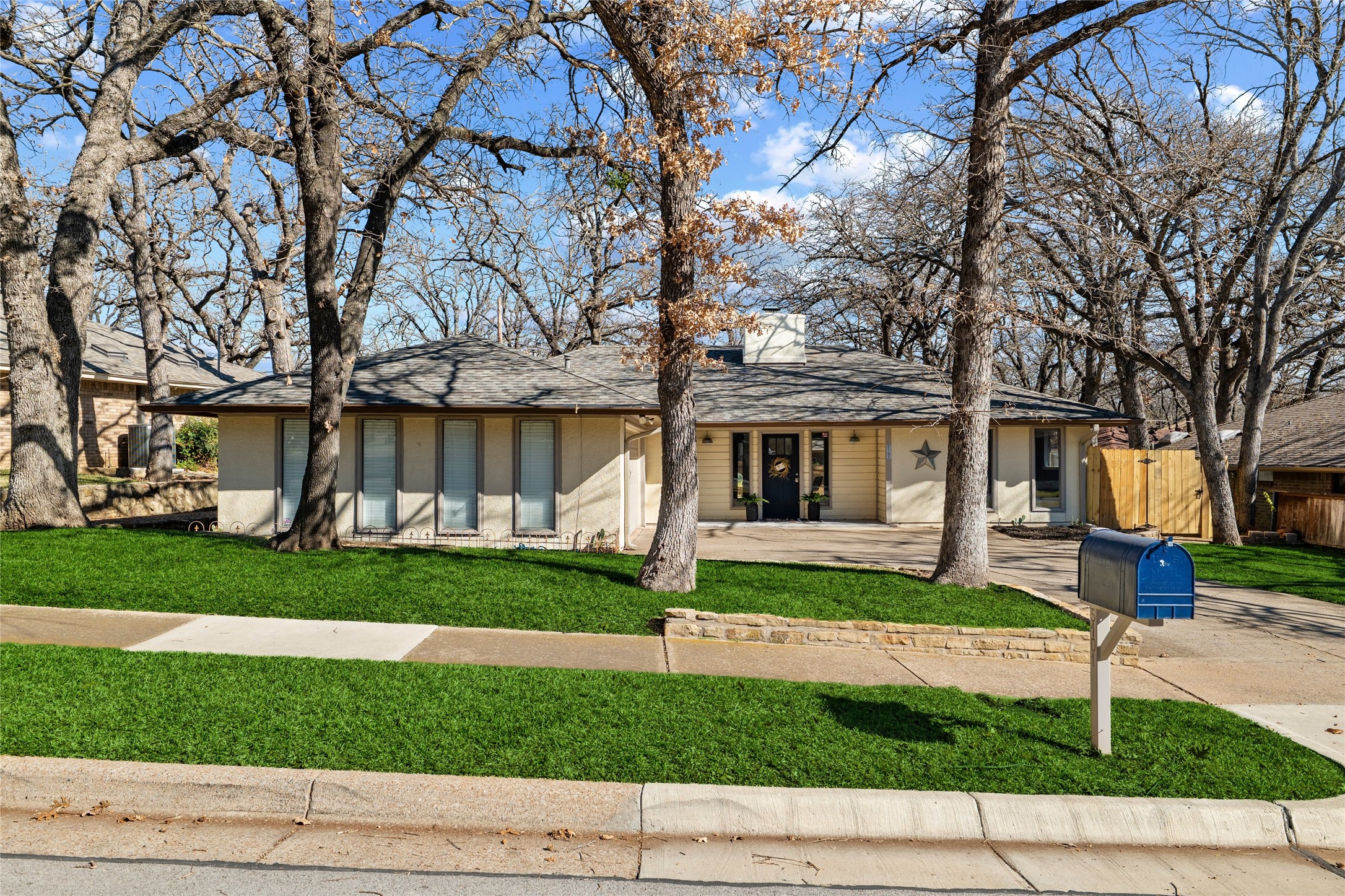 5101 Caliente Drive Arlington TX 76017