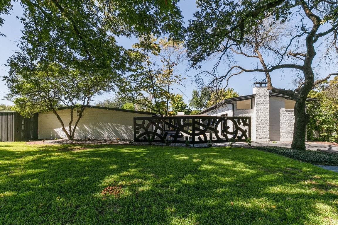 10405 Eastlawn Drive Dallas TX 75229