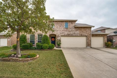 1048 Albatross Lane Aubrey TX 76227