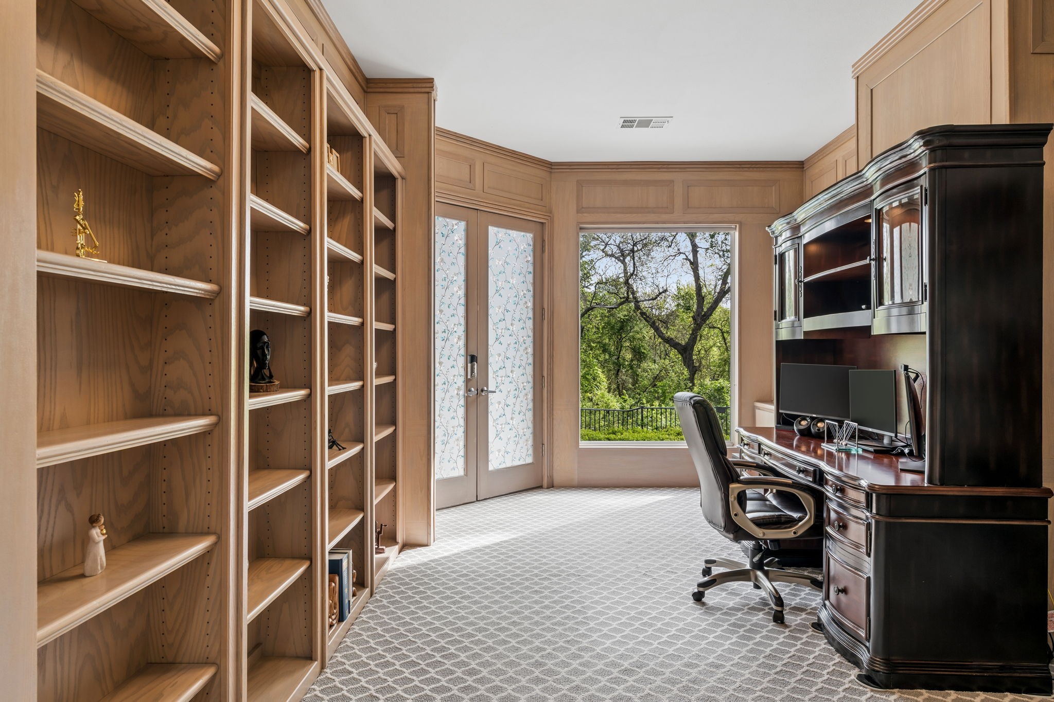 18736 Wainsborough Lane Dallas TX 75287